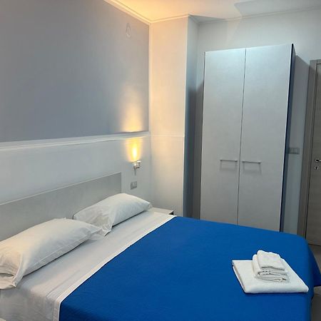 A Due Passi Dal Mare Bed & Breakfast กาตันซาโร ภายนอก รูปภาพ
