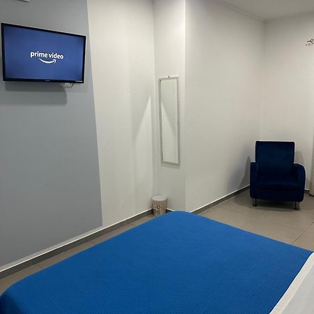 A Due Passi Dal Mare Bed & Breakfast กาตันซาโร ภายนอก รูปภาพ