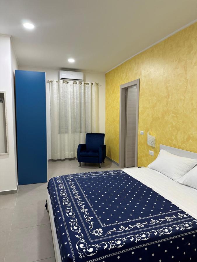 A Due Passi Dal Mare Bed & Breakfast กาตันซาโร ภายนอก รูปภาพ