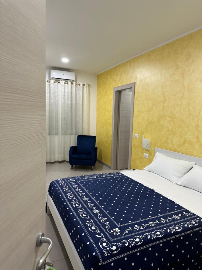 A Due Passi Dal Mare Bed & Breakfast กาตันซาโร ภายนอก รูปภาพ