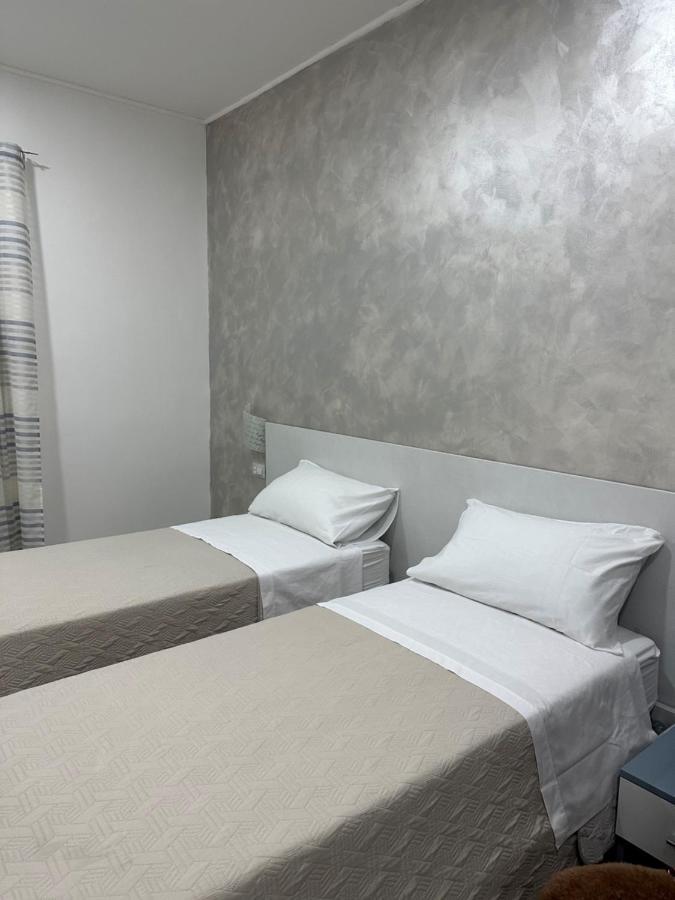 A Due Passi Dal Mare Bed & Breakfast กาตันซาโร ภายนอก รูปภาพ