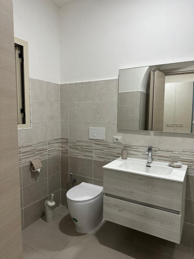 A Due Passi Dal Mare Bed & Breakfast กาตันซาโร ภายนอก รูปภาพ