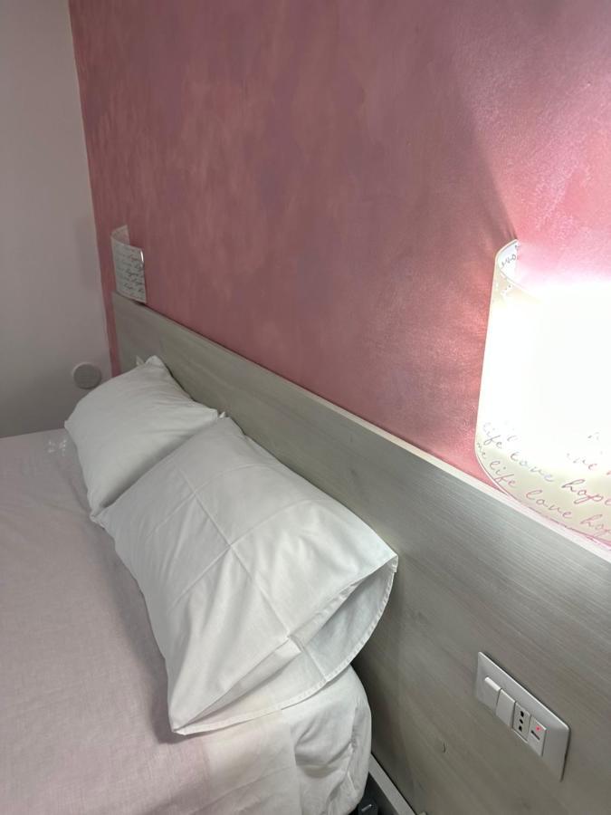 A Due Passi Dal Mare Bed & Breakfast กาตันซาโร ภายนอก รูปภาพ