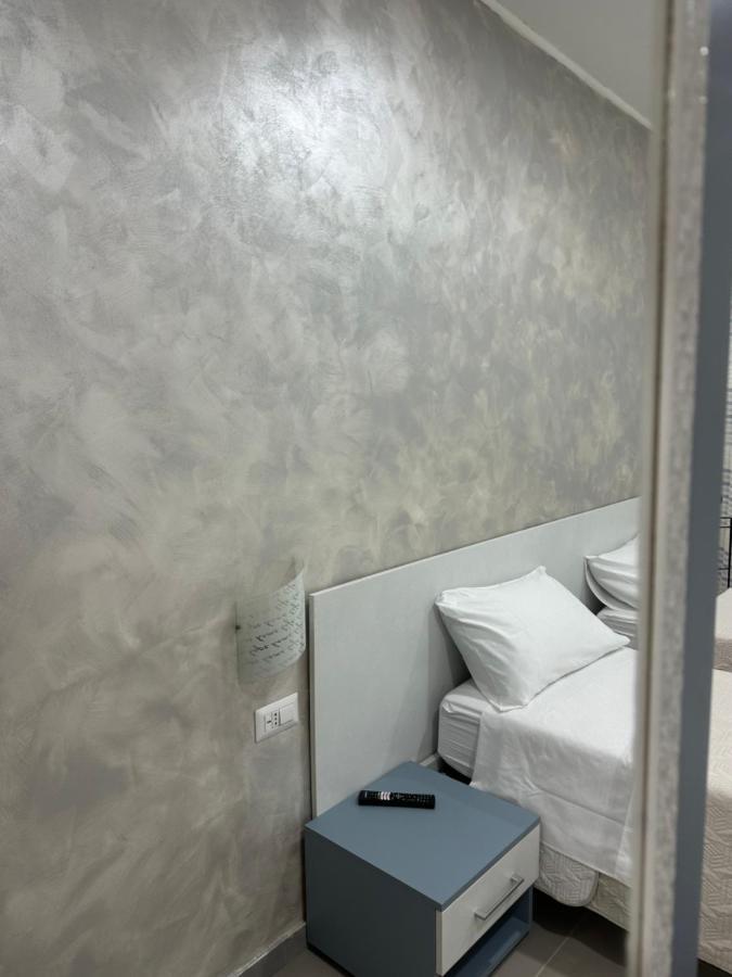 A Due Passi Dal Mare Bed & Breakfast กาตันซาโร ภายนอก รูปภาพ