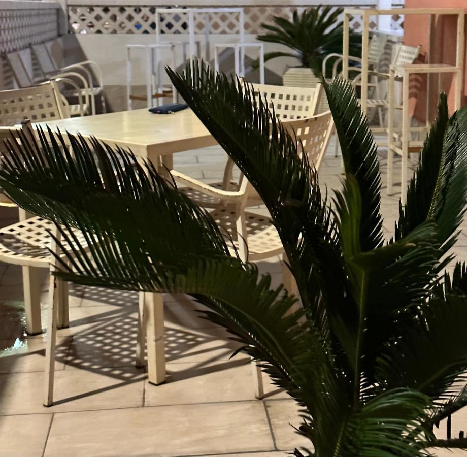 A Due Passi Dal Mare Bed & Breakfast กาตันซาโร ภายนอก รูปภาพ